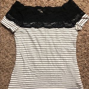 H&M T-shirt w/ lace trip top